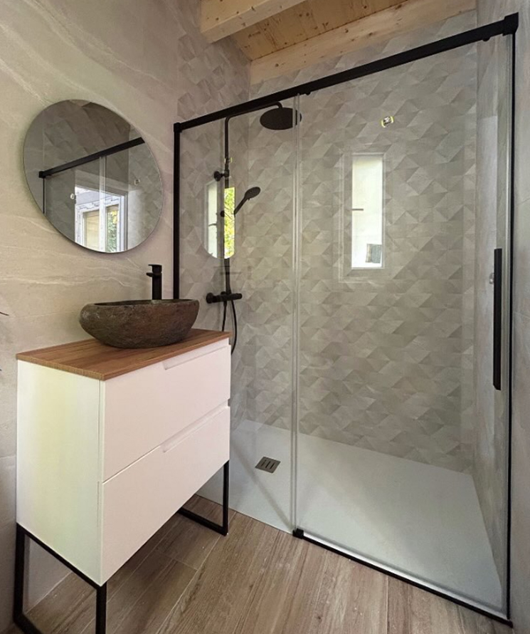 Tendencias en mamparas de baño 2026: diseños y acabados